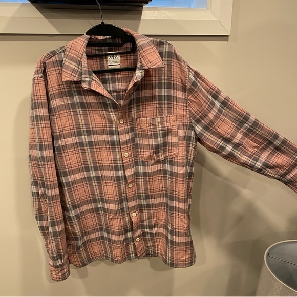 Zara Flannel - Picture 3 of 4